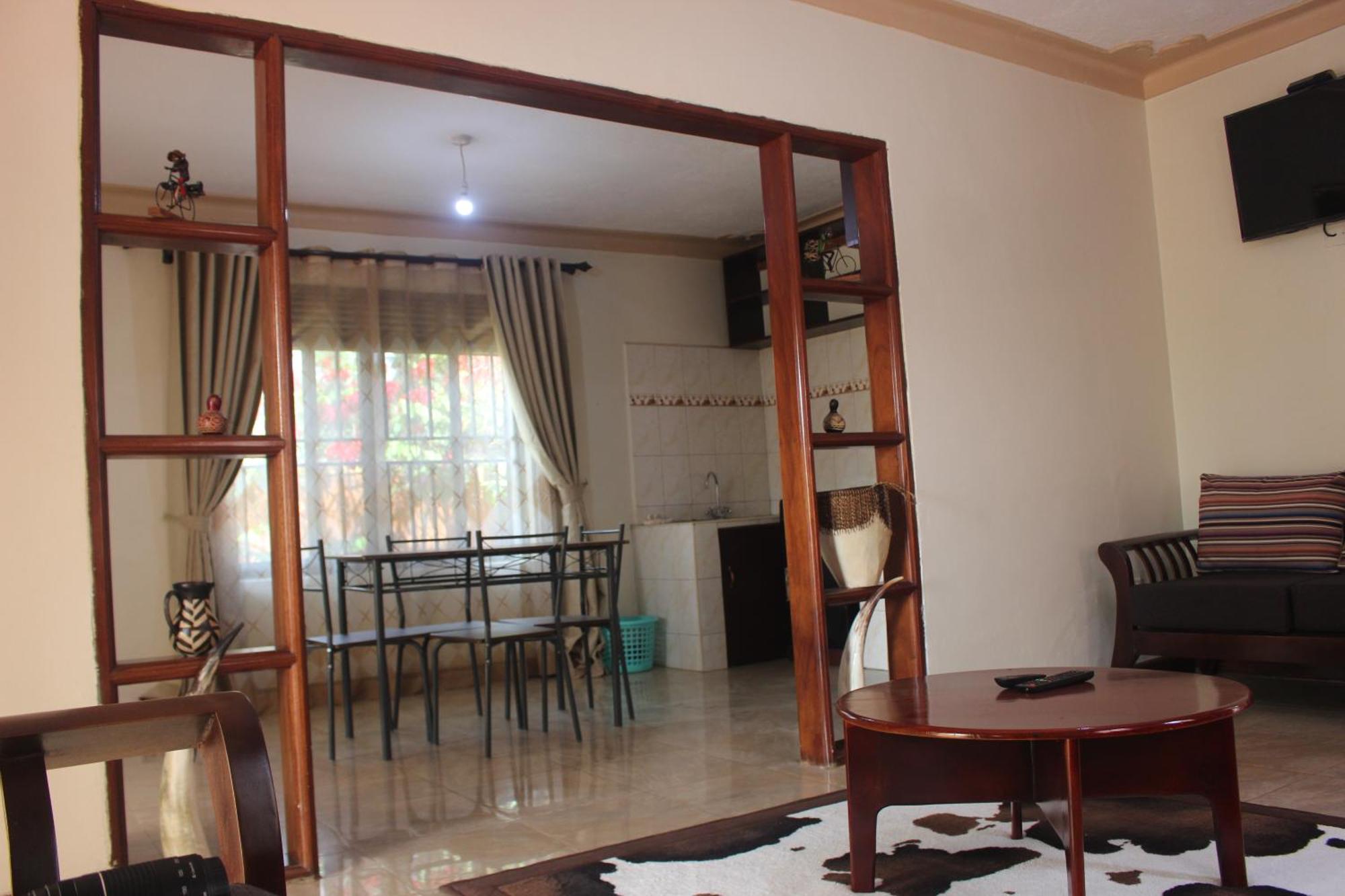 Montane Safaris Hotel Fort Portal Buitenkant foto